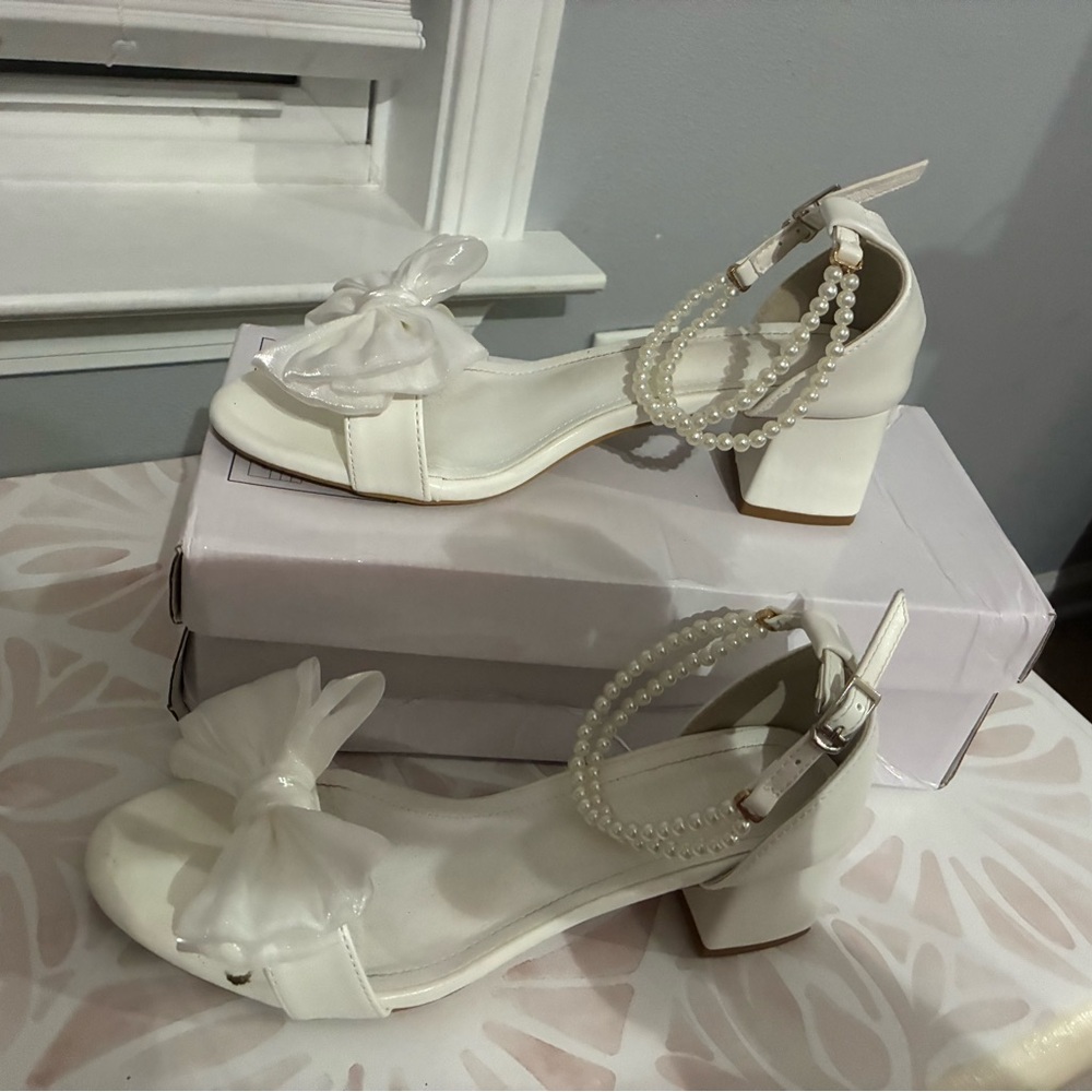 Elegant White Block Heel Sandals. Size 38 or fits a size 7.5.